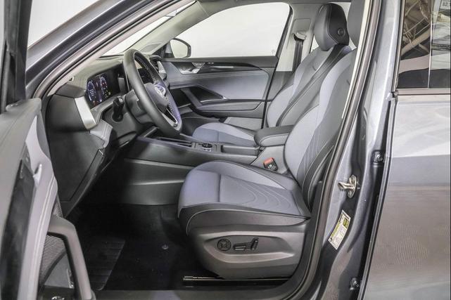 Photo of 2025 Platinum Gray Metallic Volkswagen Tiguan