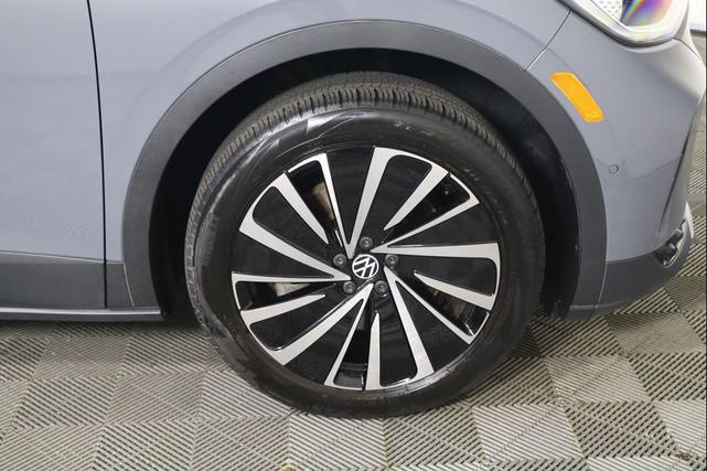 Photo of 2023 Gray Volkswagen ID.4