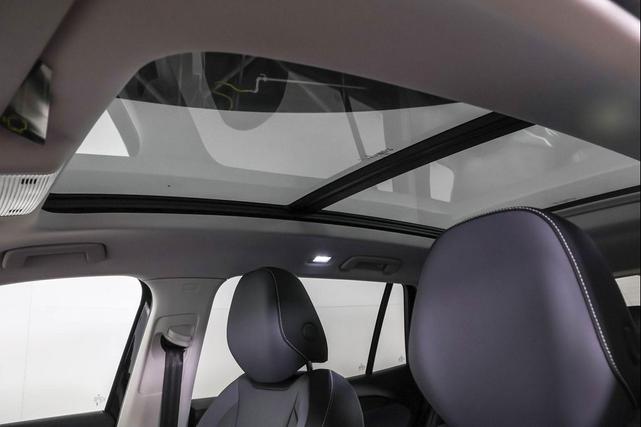 Photo of 2025 Deep Black Pearl Volkswagen Tiguan