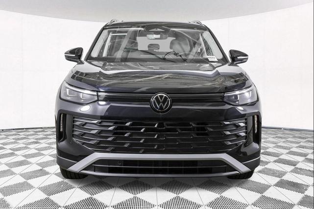 Photo of 2025 Deep Black Pearl Volkswagen Tiguan