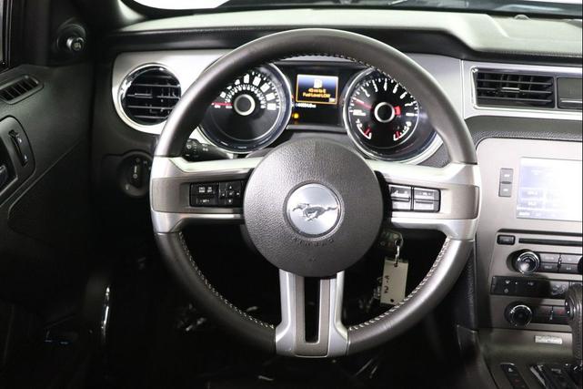 Photo of 2014 Black Ford Mustang