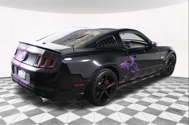 Photo of 2014 Black Ford Mustang