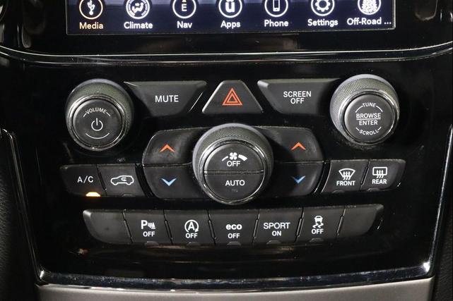 Photo of 2019 Granite Crystal Metallic Clearcoat Jeep Grand Cherokee