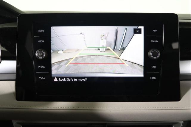 Photo of 2025 Platinum Gray Metallic Volkswagen Taos