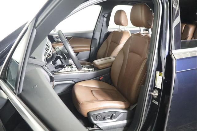 Photo of 2017 Black Audi Q7