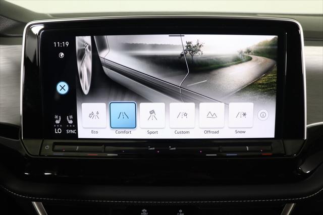 Photo of 2025 Avocado Green Pearl Volkswagen Atlas Cross Sport