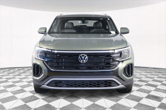 Photo of 2025 Avocado Green Pearl Volkswagen Atlas Cross Sport