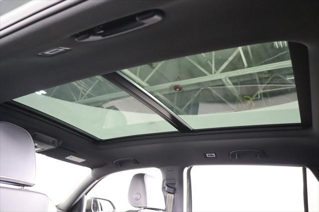 Photo of 2025 Avocado Green Pearl Volkswagen Atlas Cross Sport