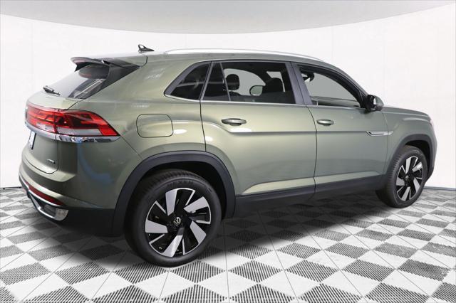 Photo of 2025 Avocado Green Pearl Volkswagen Atlas Cross Sport