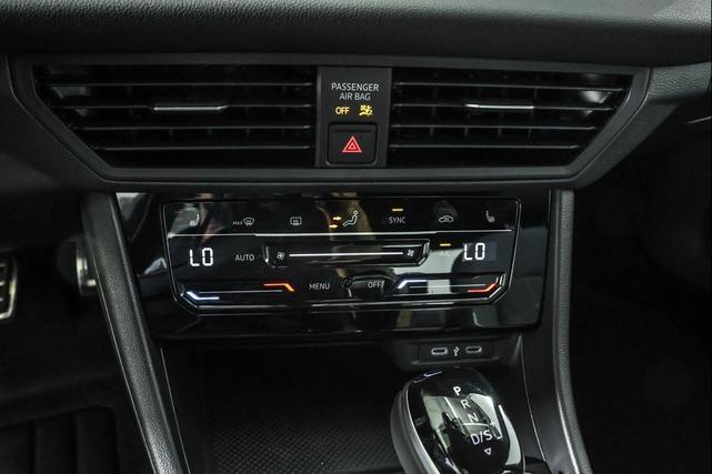Photo of 2025 Platinum Gray Metallic Volkswagen Jetta
