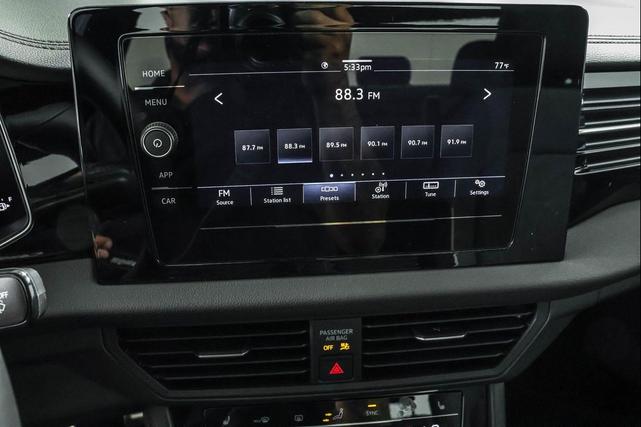 Photo of 2025 Platinum Gray Metallic Volkswagen Jetta
