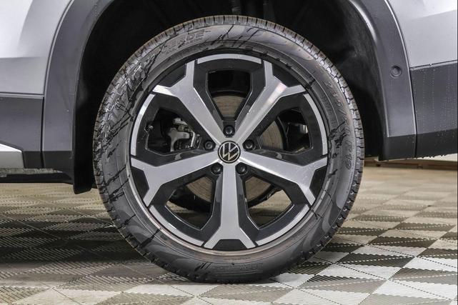 Photo of 2025 Pyrite Silver Metallic Volkswagen Tiguan