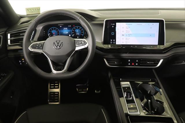 Photo of 2025 Pure Gray Volkswagen Atlas Cross Sport