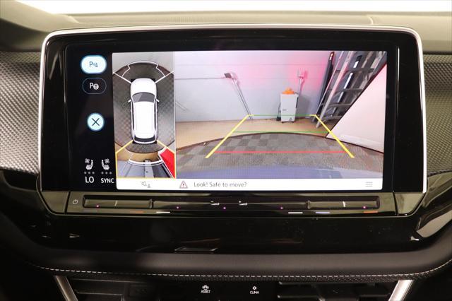 Photo of 2025 Pure Gray Volkswagen Atlas Cross Sport