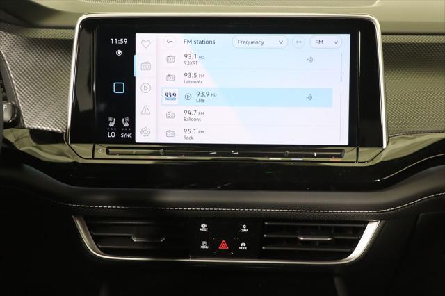 Photo of 2025 Pure Gray Volkswagen Atlas Cross Sport