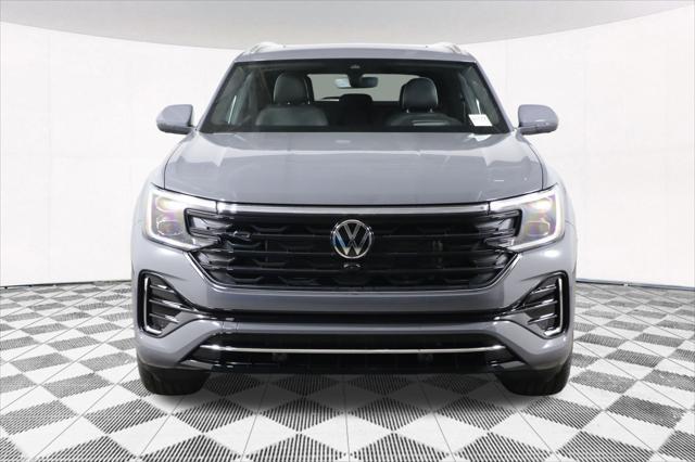 Photo of 2025 Pure Gray Volkswagen Atlas Cross Sport