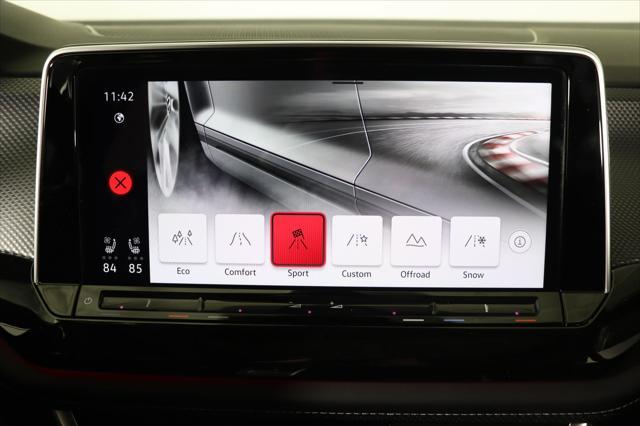 Photo of 2025 Opal White Pearl Volkswagen Atlas Cross Sport