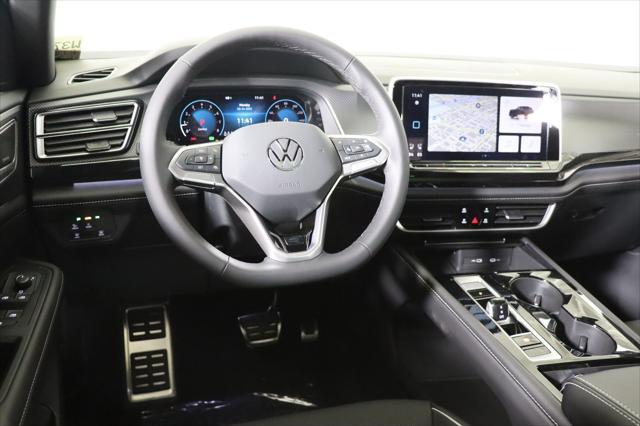 Photo of 2025 Opal White Pearl Volkswagen Atlas Cross Sport
