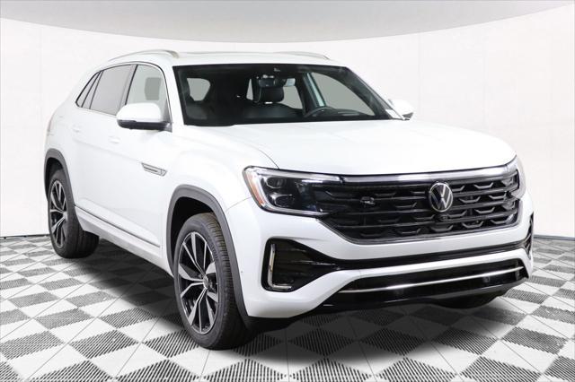 Photo of 2025 Opal White Pearl Volkswagen Atlas Cross Sport