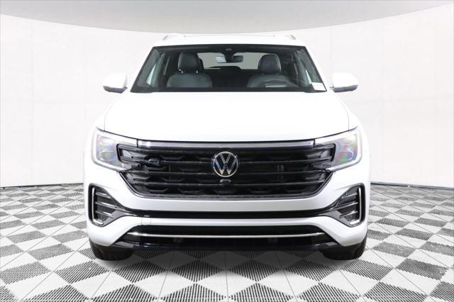 Photo of 2025 Opal White Pearl Volkswagen Atlas Cross Sport