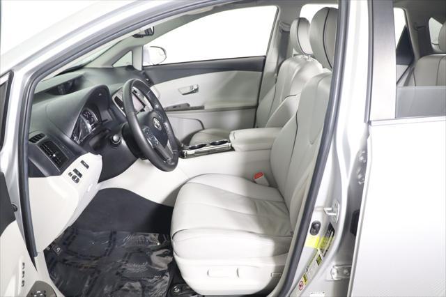 Photo of 2013 Classic Silver Metallic Toyota Venza