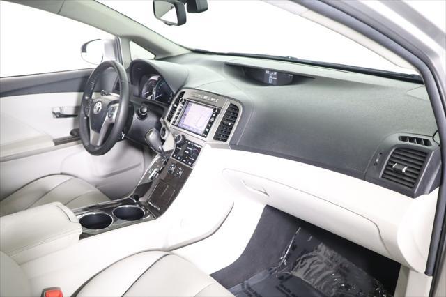 Photo of 2013 Classic Silver Metallic Toyota Venza