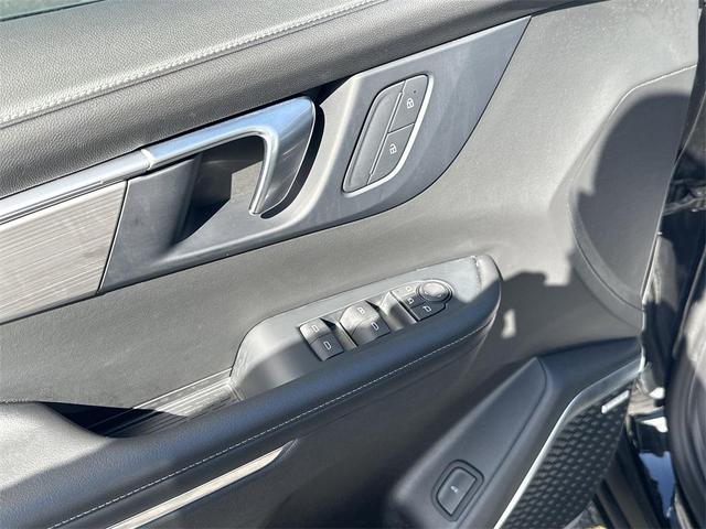 Photo of 2025 Ebony Twilight Metallic Buick Enclave