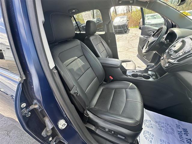 Photo of 2022 Blue Glow Metallic Chevrolet Equinox