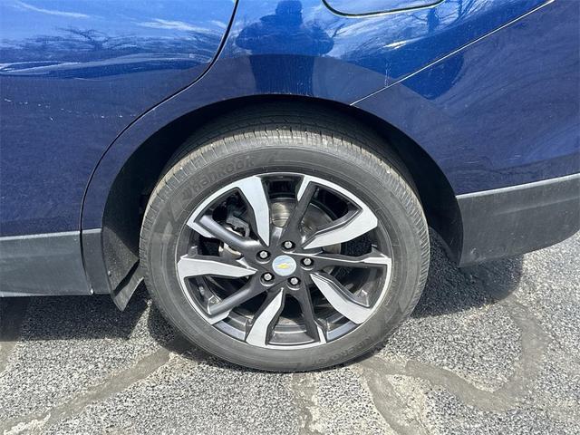 Photo of 2022 Blue Glow Metallic Chevrolet Equinox
