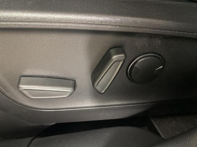 Photo of 2022 Agate Black Metallic Ford Escape