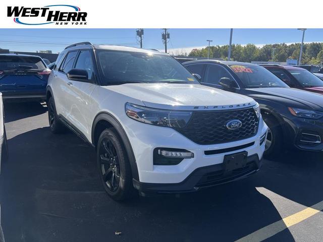 Photo of 2022 Star White Metallic Tri-Coat Ford Explorer
