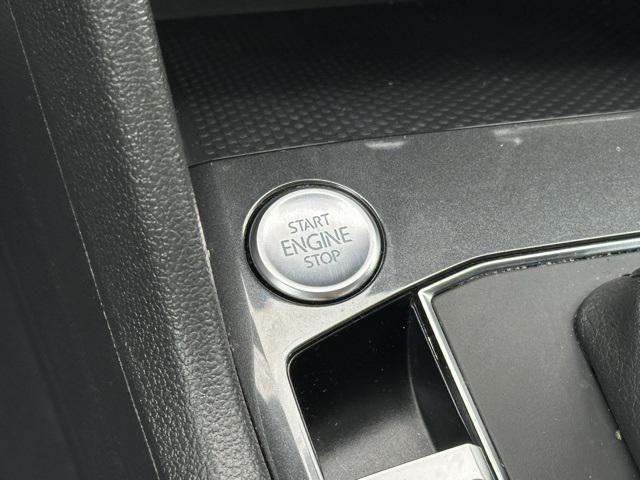 Photo of 2019 Silk Blue Metallic Volkswagen Tiguan