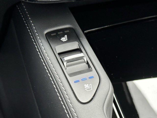 Photo of 2024 Wolf Gray Kia Telluride
