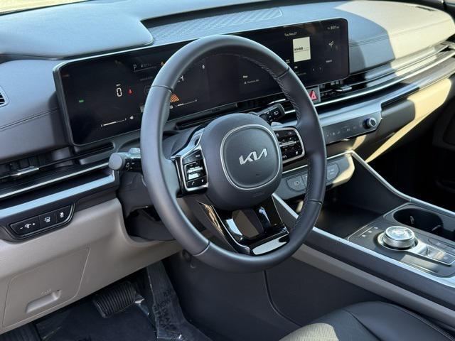 Photo of 2025 Panthera Metal Kia Carnival Hybrid