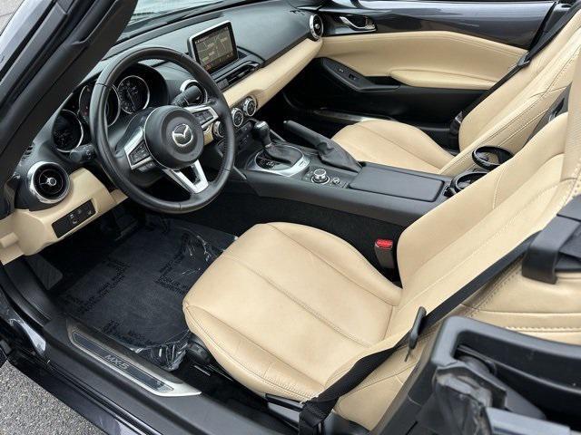 Photo of 2016 Meteor Gray Mica Mazda MX-5 Miata