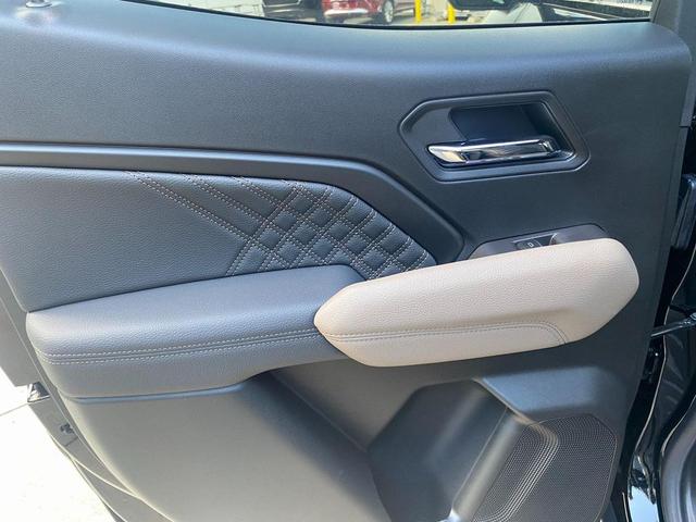 Photo of 2025 Onyx Black GMC Canyon