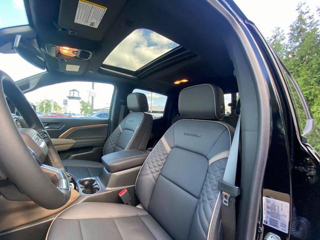 Photo of 2025 Onyx Black GMC Canyon