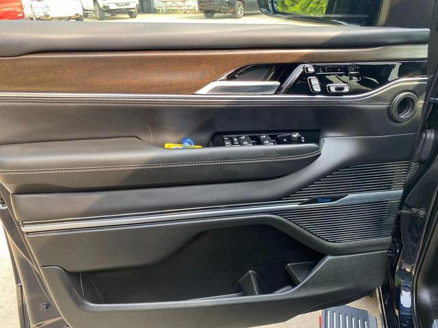 Photo of 2023 Midnight Sky Jeep Grand Wagoneer