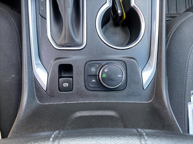 Photo of 2022 Silver Sage Metallic Chevrolet Traverse