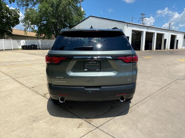 Photo of 2022 Silver Sage Metallic Chevrolet Traverse
