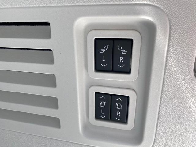 Photo of 2026 iridescent white tricoat Buick Enclave