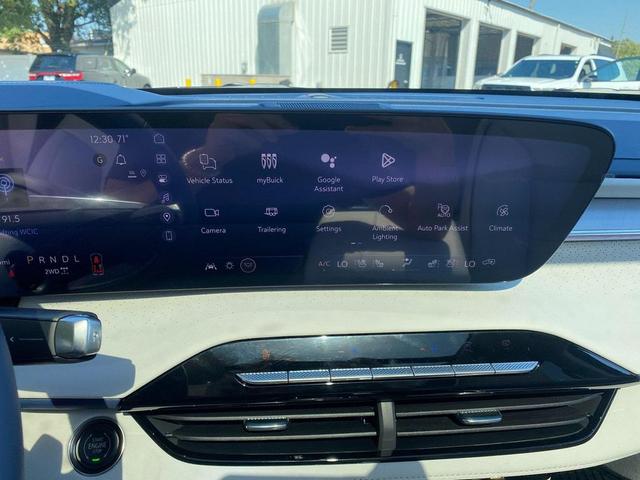 Photo of 2026 iridescent white tricoat Buick Enclave