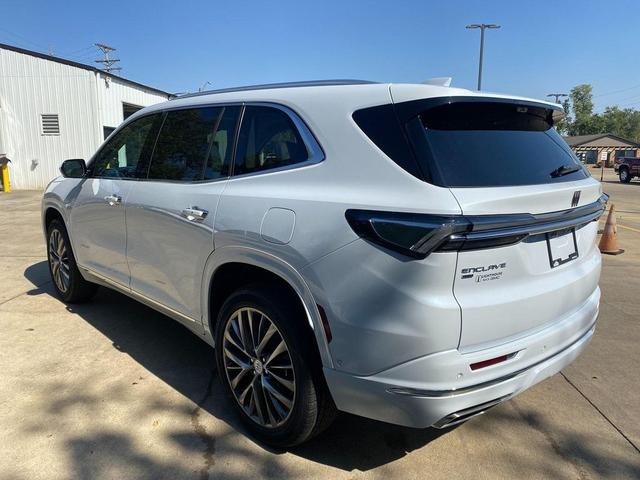 Photo of 2026 iridescent white tricoat Buick Enclave
