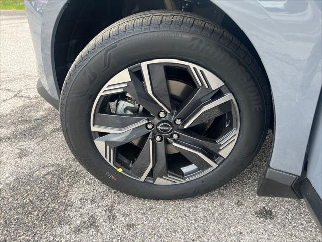 Photo of 2025 Boulder Gray Pearl/Super Black Nissan Murano
