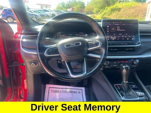 Photo of 2022 Redline Pearlcoat Jeep Compass