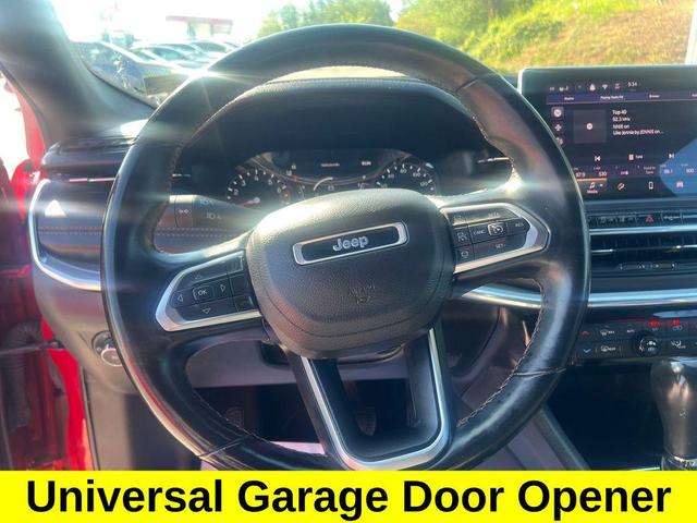 Photo of 2022 Redline Pearlcoat Jeep Compass