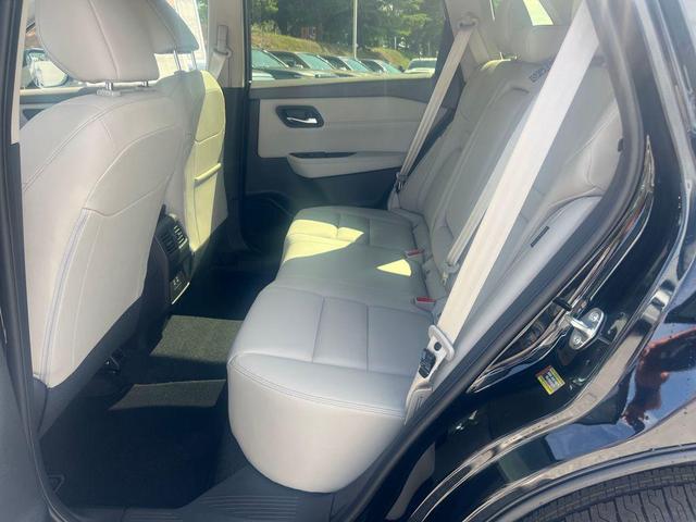 Photo of 2025 Super Black Nissan Rogue