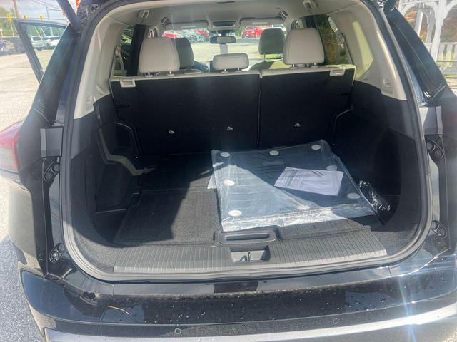 Photo of 2025 Super Black Nissan Rogue