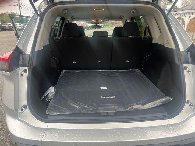 Photo of 2025 Brilliant Silver Metallic Nissan Rogue