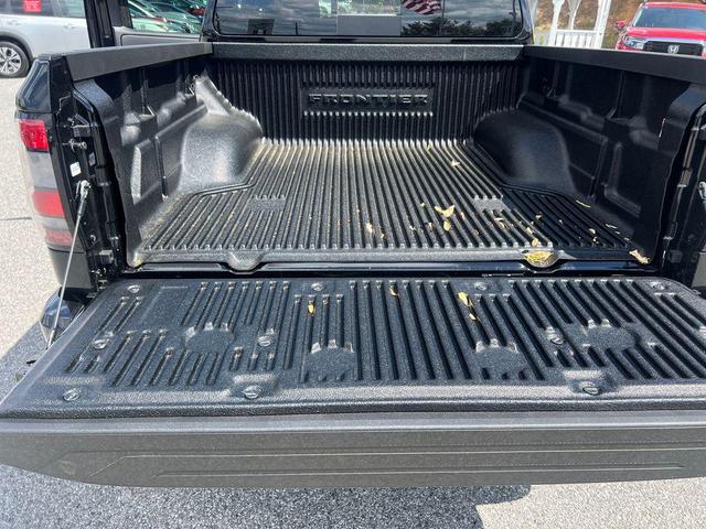 Photo of 2025 Super Black Nissan Frontier